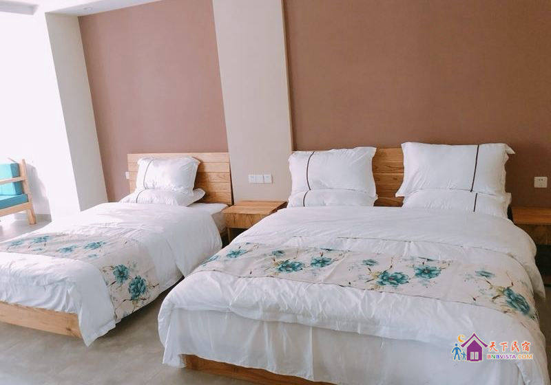 花园豪华家庭房