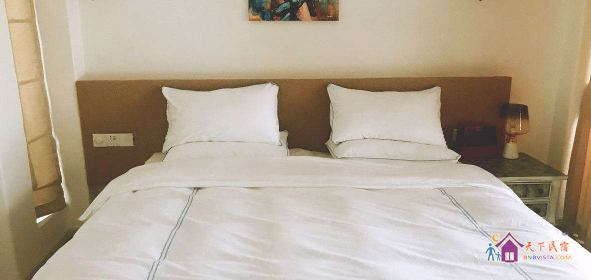 青年园景大床房