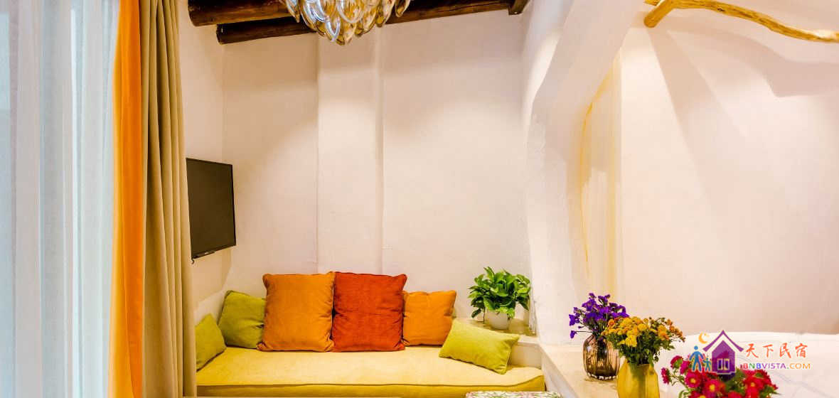 月下逢山景榻榻米房