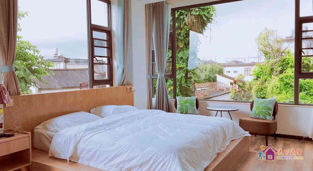 兰花榻榻米大床房