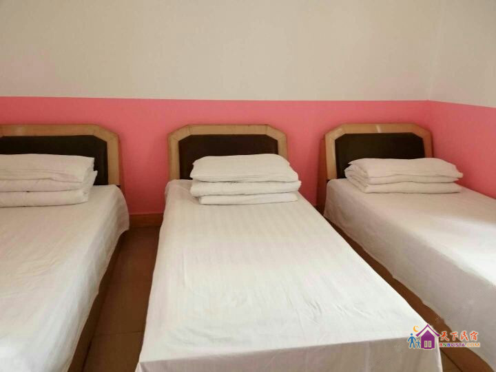 普通三人间(公共卫生间)(无法洗浴)