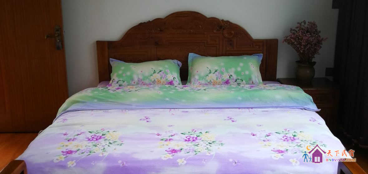 二号院精品豪华大床房