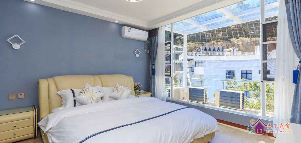 温馨舒适海景大床房