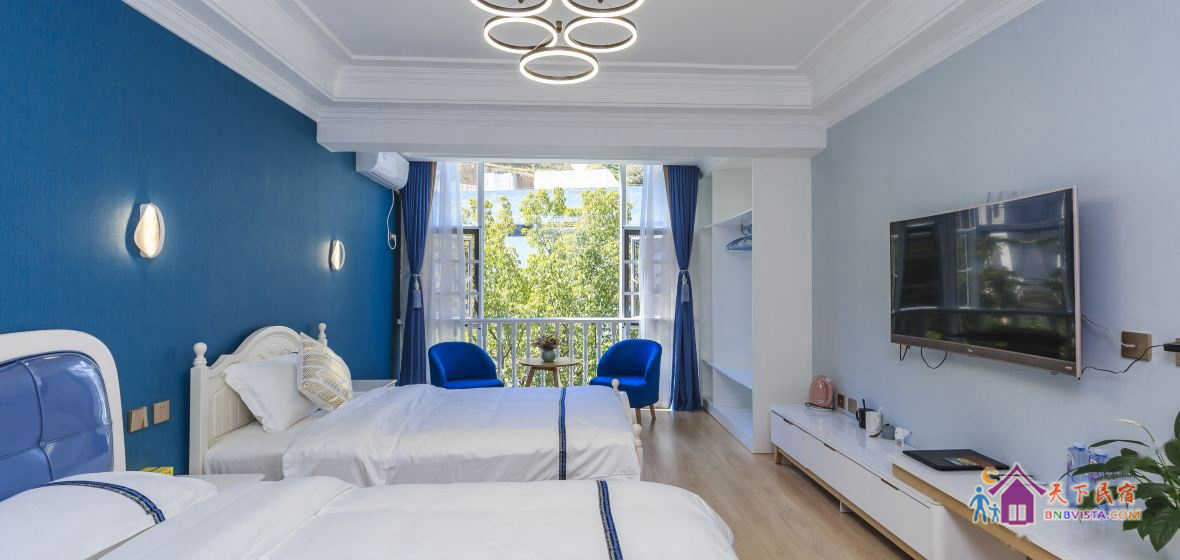 蓝色温情亲子间