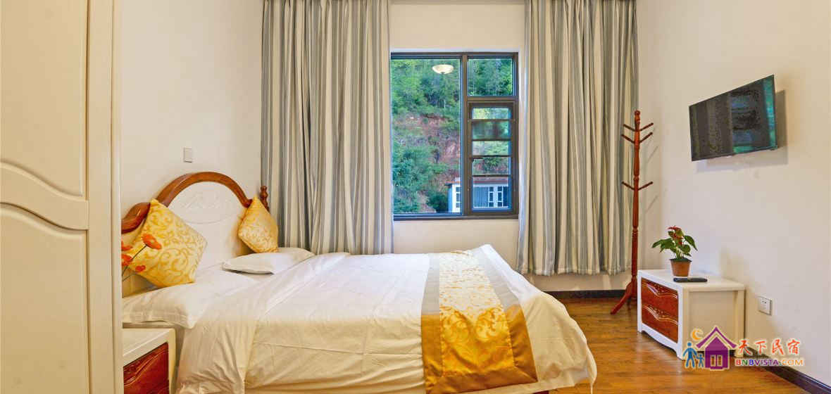 豪华山景大床房