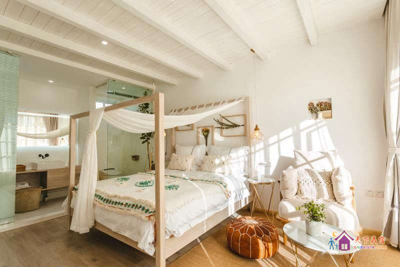 蜜月流云大床房