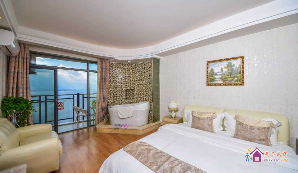 豪华无敌海景大床房