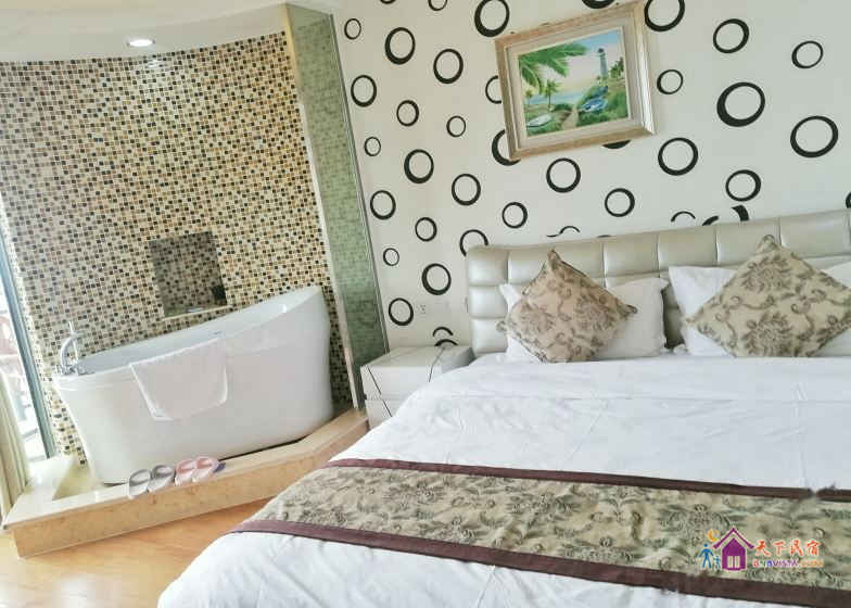 无敌海景大床房