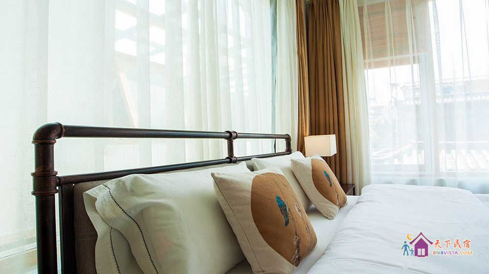 陆月温馨大床房