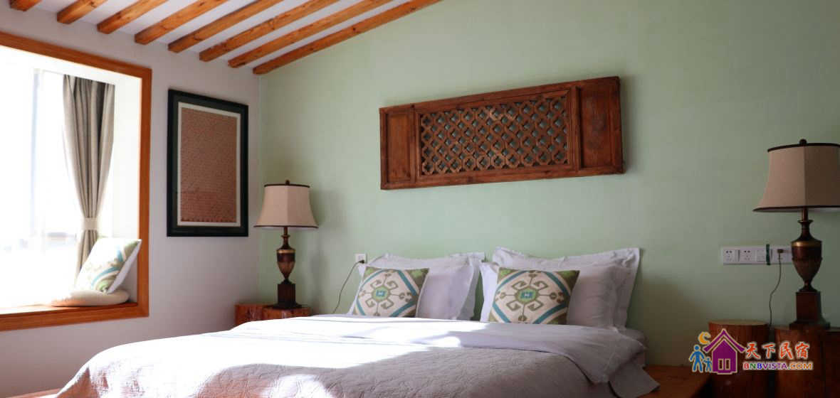 腊月榻榻米大床房