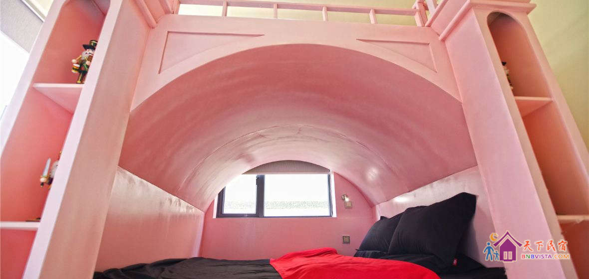 梦幻城堡·情侣浪漫主题大床房