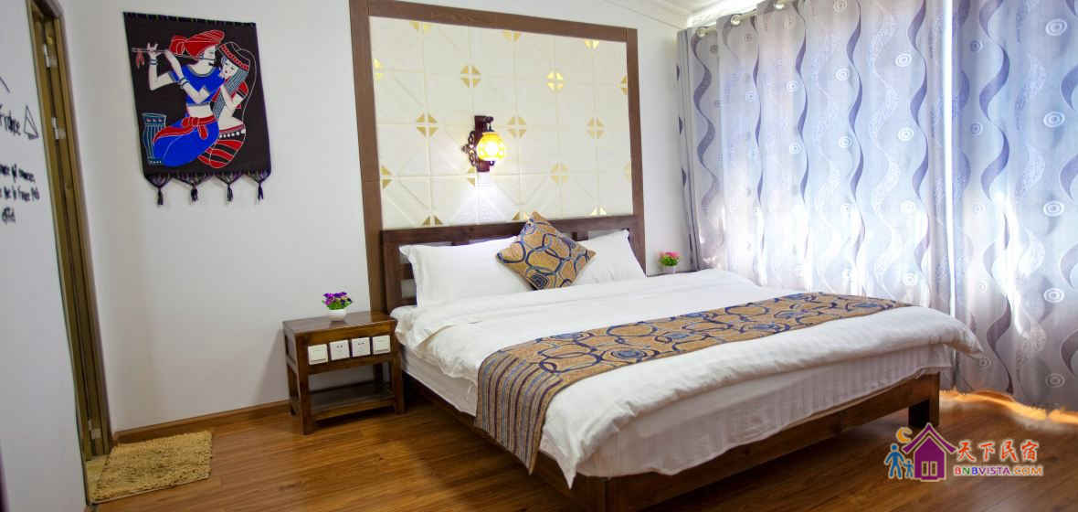 精品松木大床房