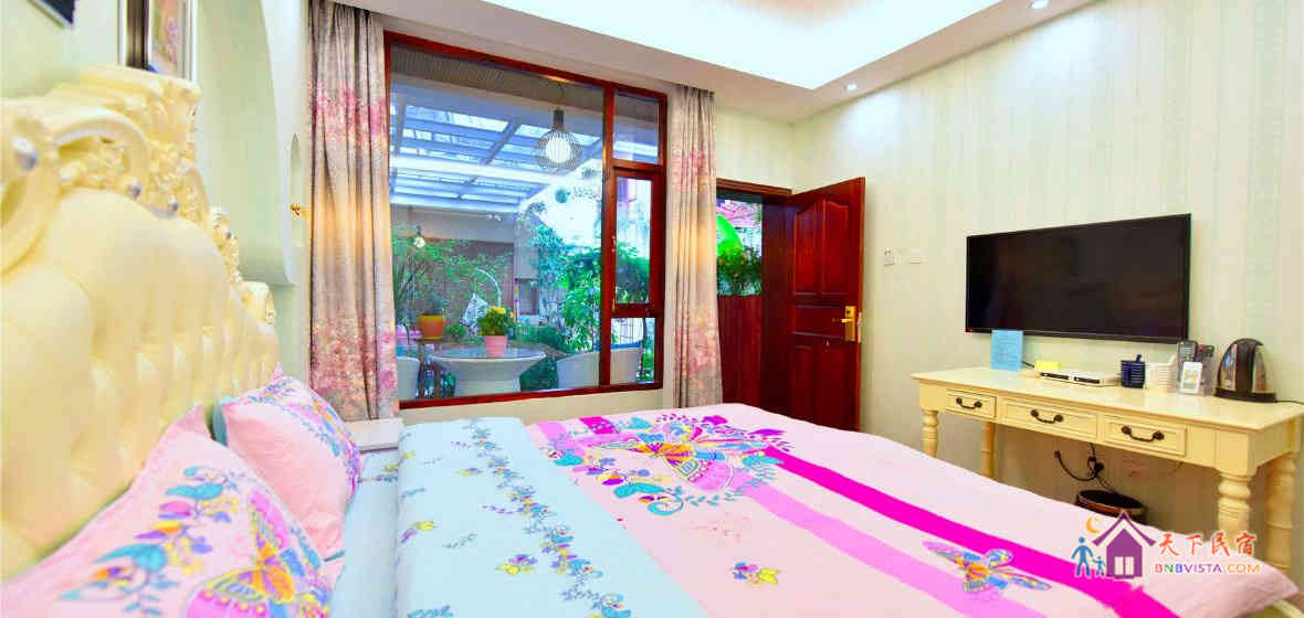 廊下花语阳台房