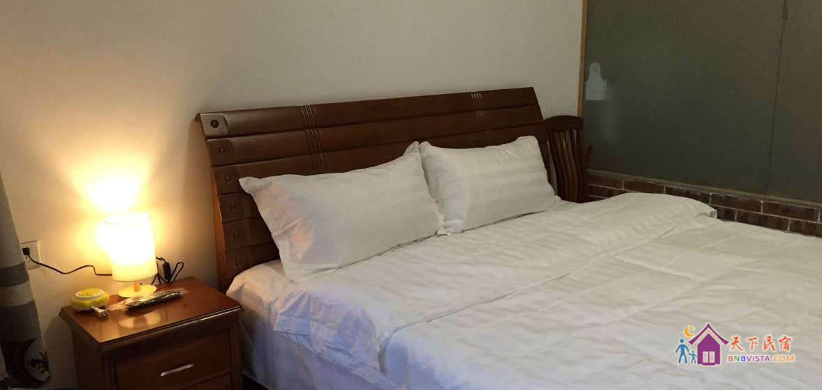 特价庭院花园大床房