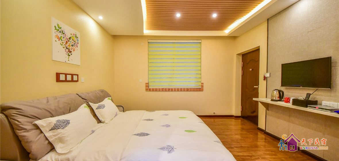 特惠温馨大床房