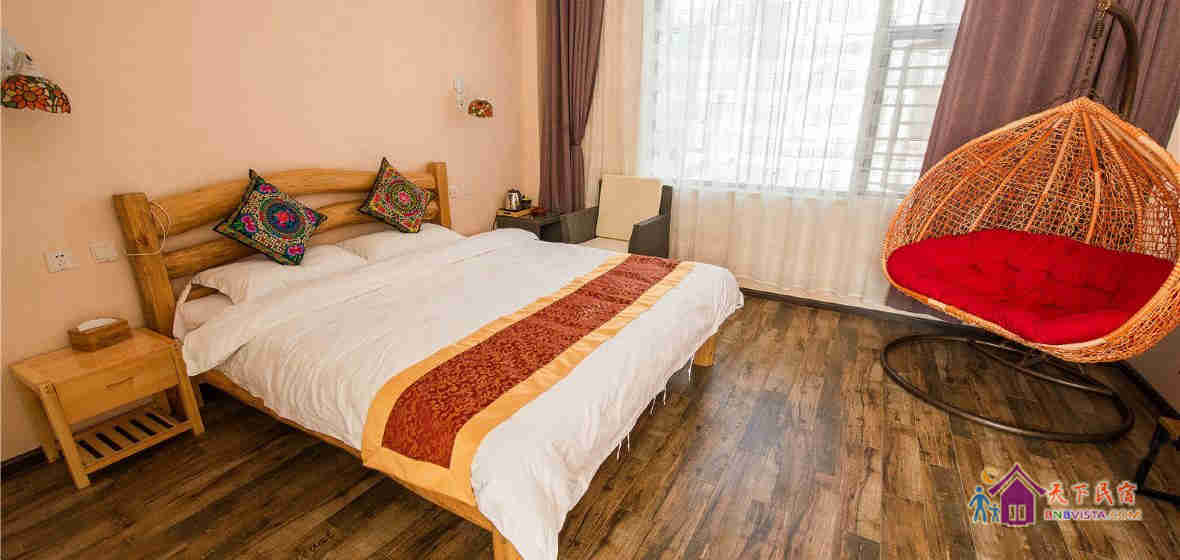 花园阳光蜜月大床房