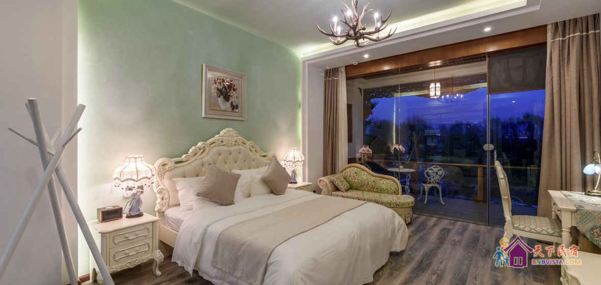 茫涌蜜月海景大床房