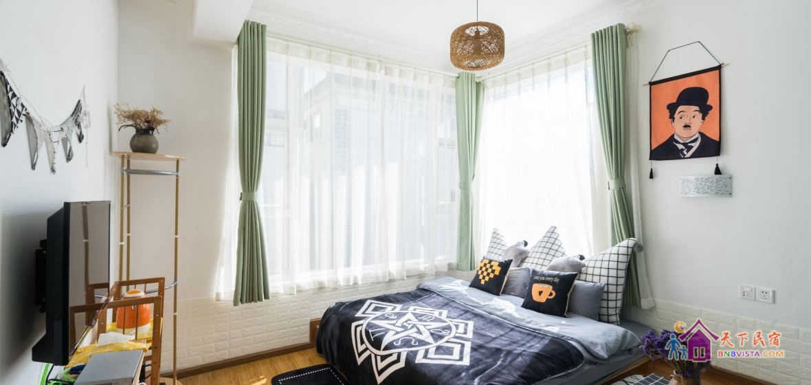 经典黑白灰阳光院景房