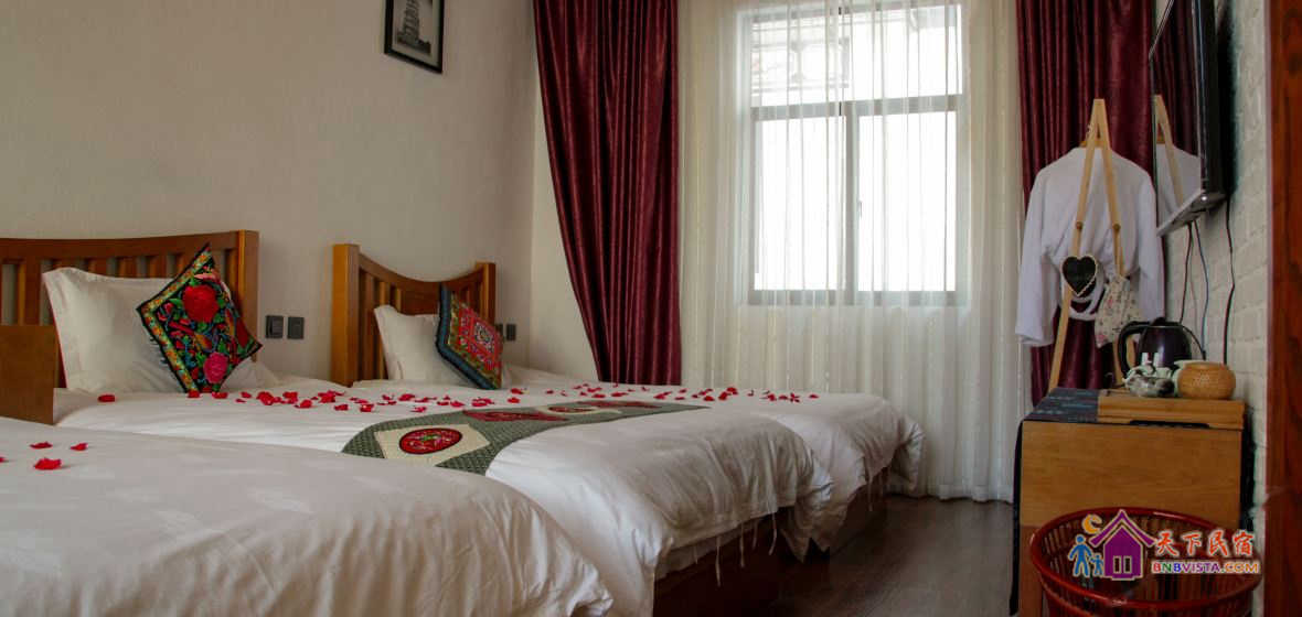 古城温馨亲子三人间