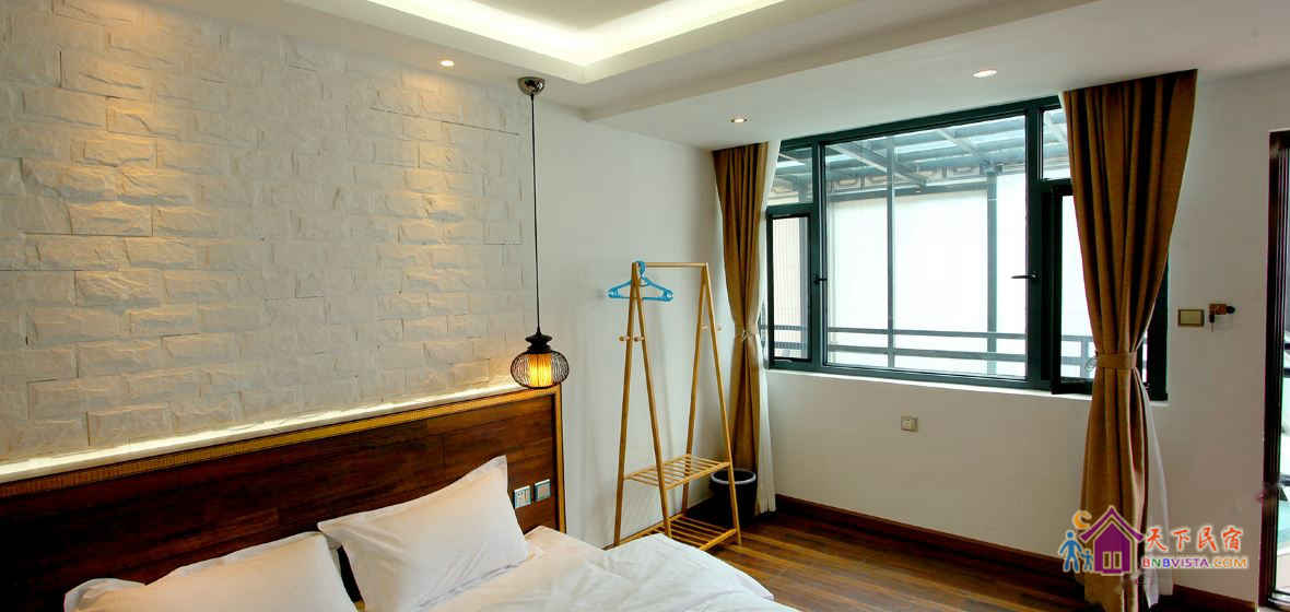 月华温馨榻榻米大床房