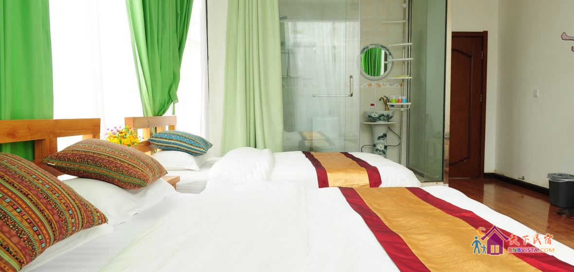 二楼阳光家庭房