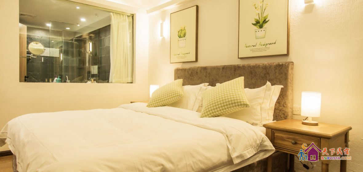 侧面海景大床房