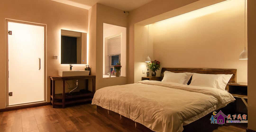 一层雅致浴缸大床房103