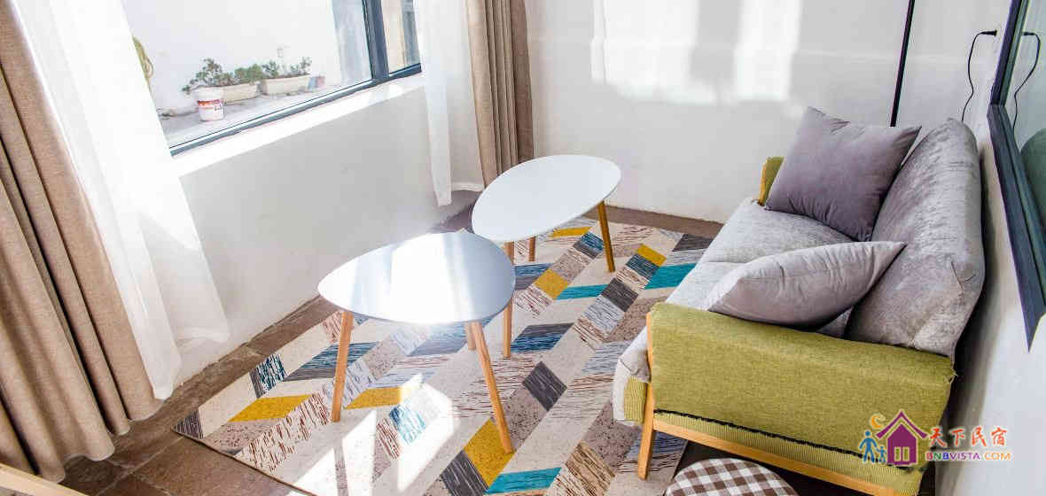 庭院大床会客套房