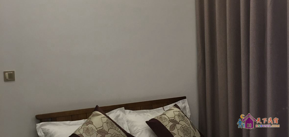 披星精致山景大床房