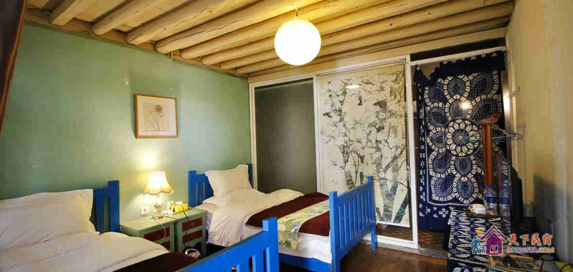 庭院花开双床房