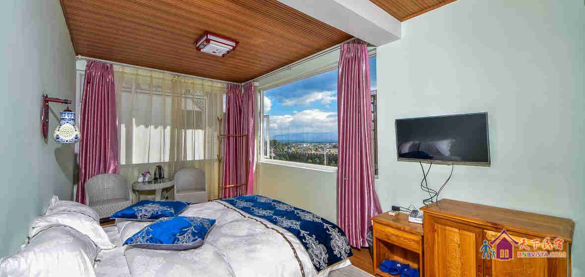 榻榻米大床房后院