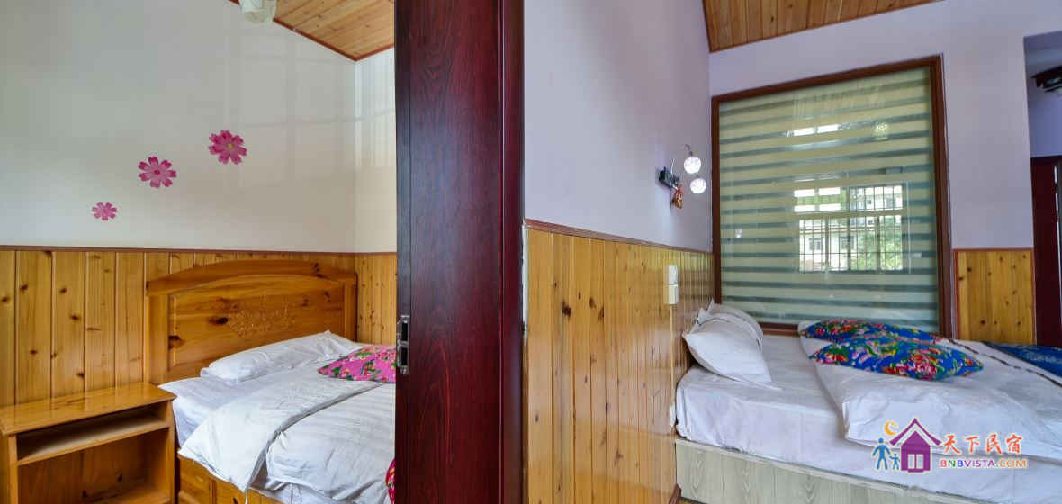 榻榻米家庭套房前院