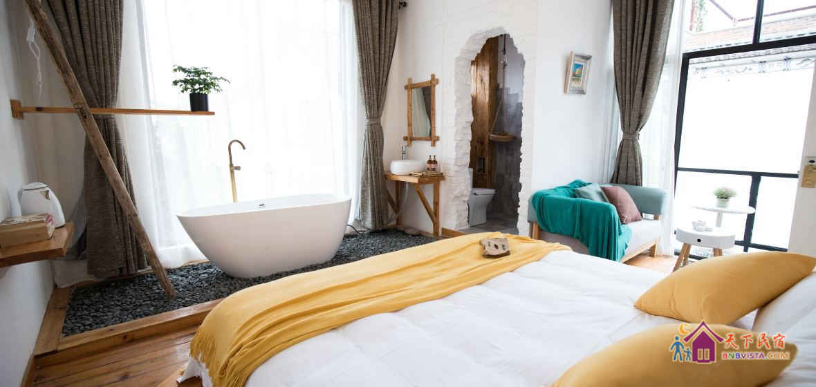 豪华大床水韵观影阳台房柒