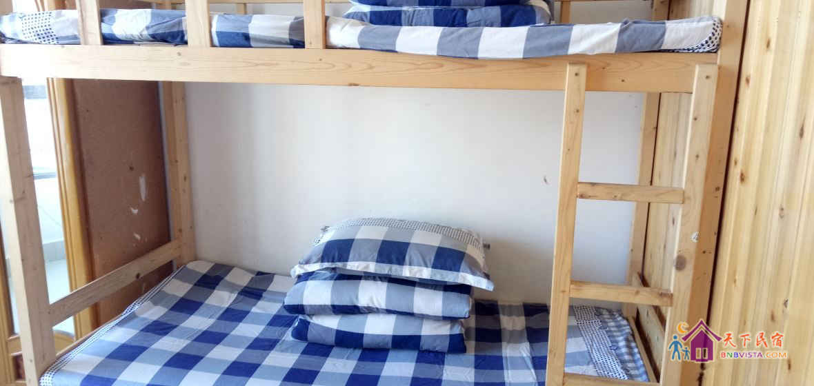 男生四人床位房