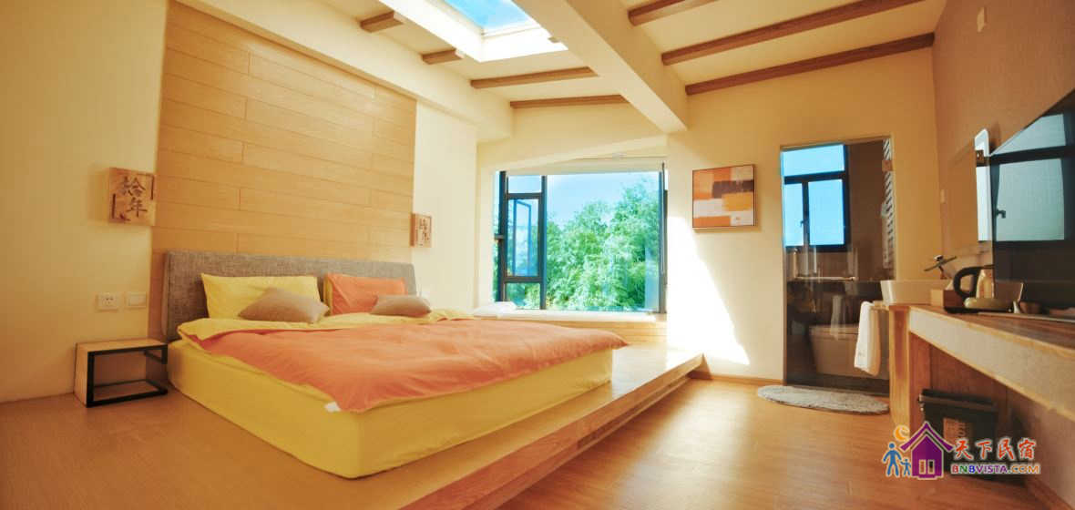 306-热卖景观榻榻米星空大床房