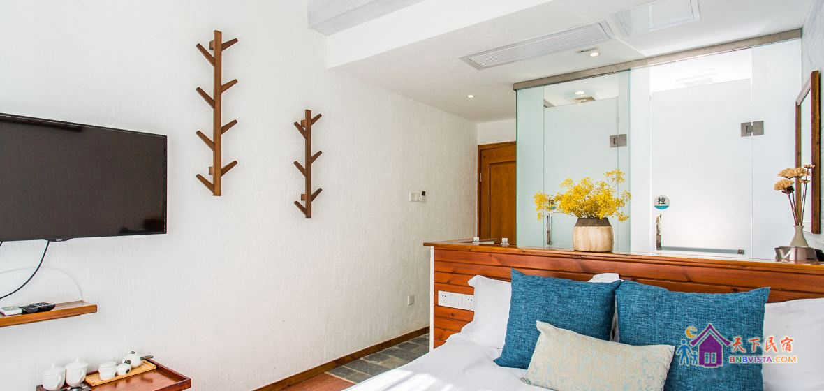 榻榻米温馨迷你大床房