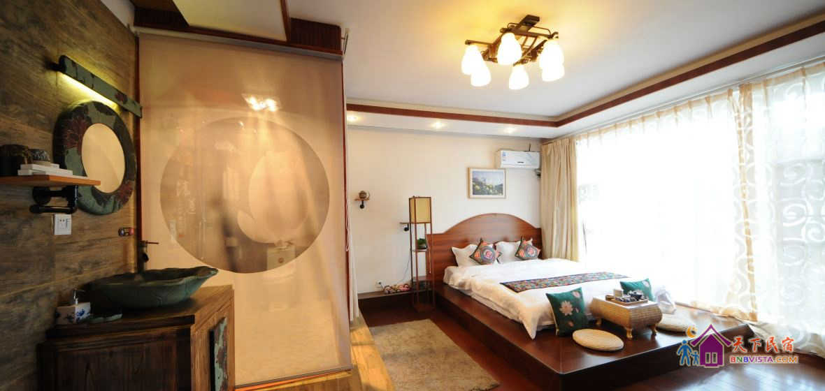 奢华榻榻米大床房