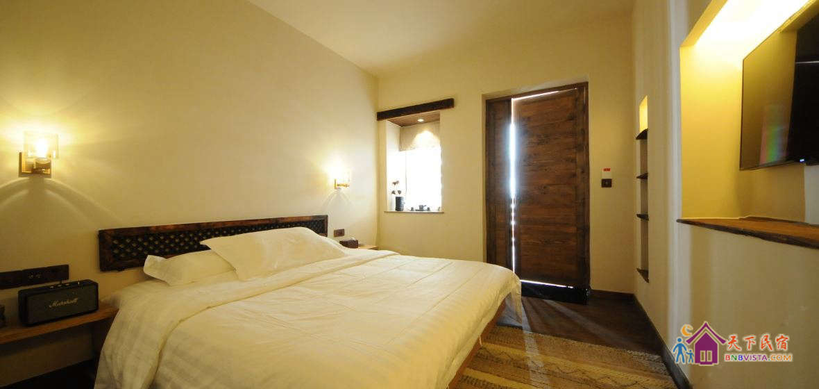 此喜二楼阳台大床房