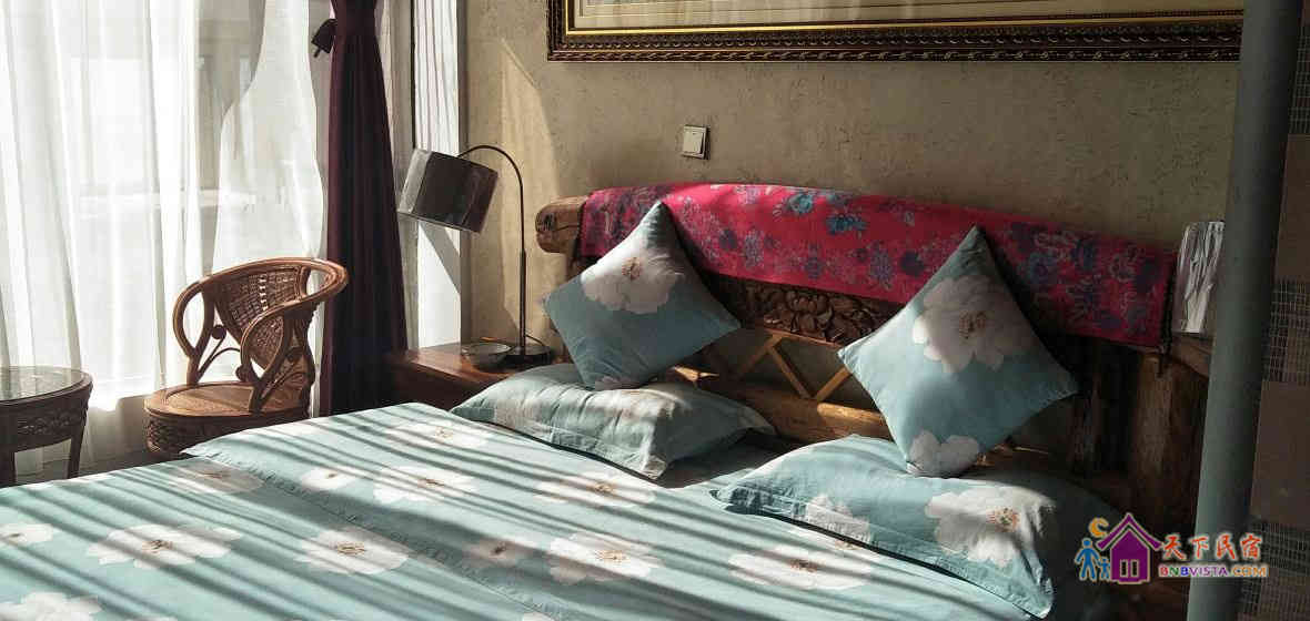 201, 白族民居大床房