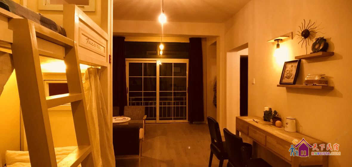 阳光客厅女生9人间