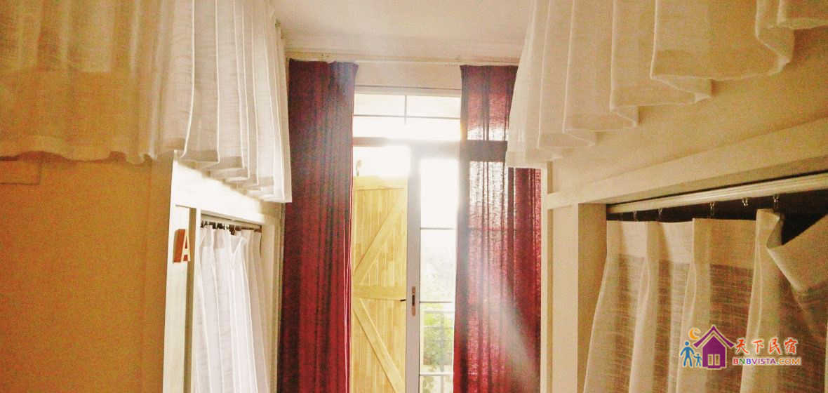 阳台女生四人间