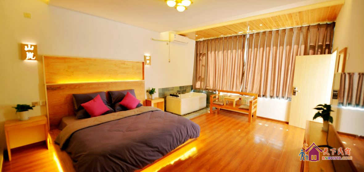 万花豪华浴缸大床房-二楼