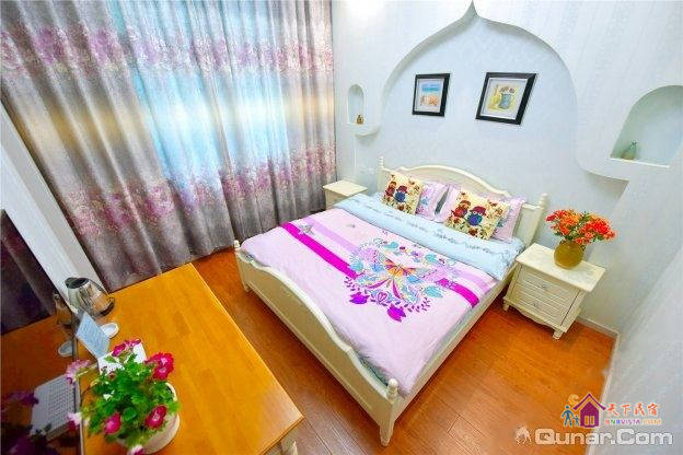 南门一号院温馨大床房