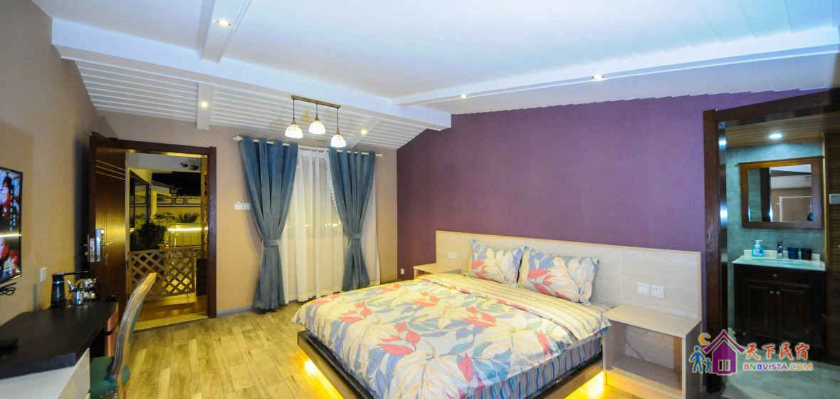 8302-花语阳台观苍山大床房