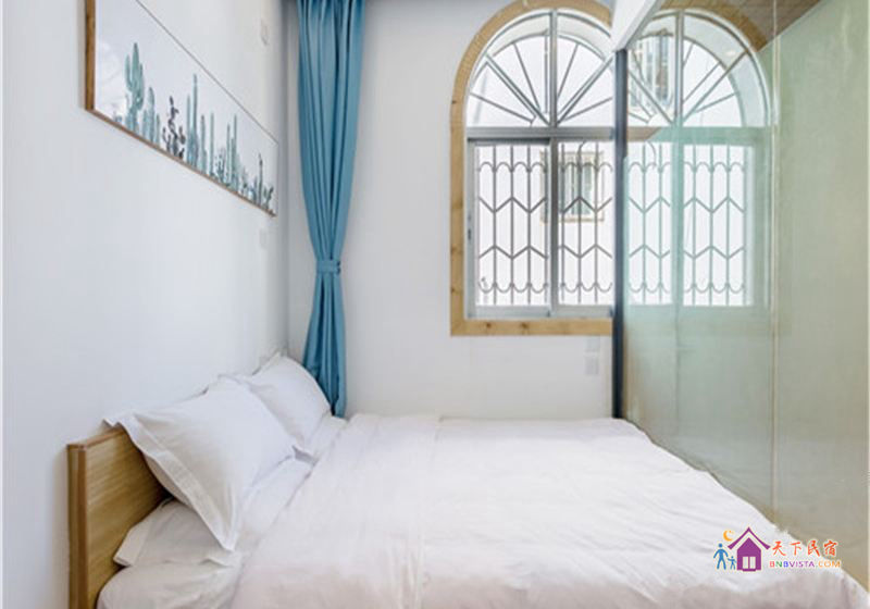 轻奢豪华大床房