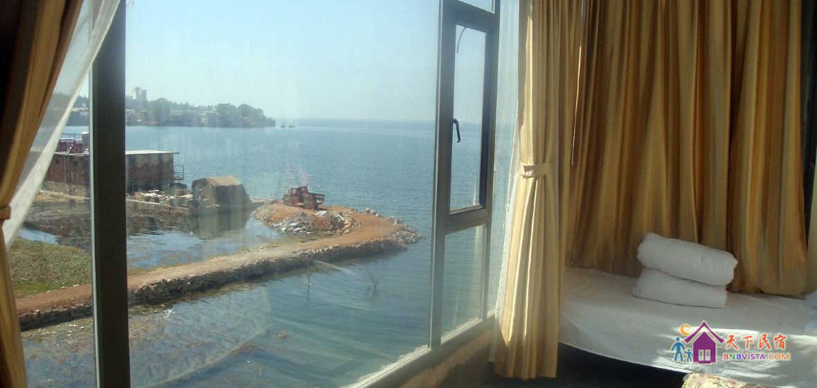 三楼家庭星空侧面海景大床间