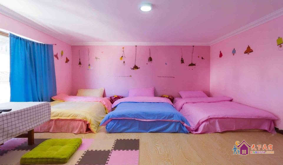 女生榻榻米四人床位房