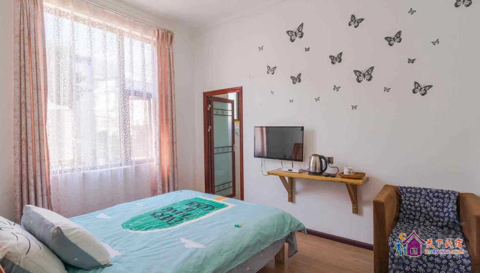 温馨山景单人间