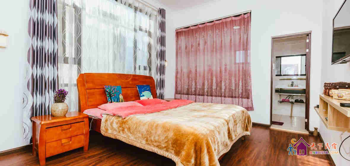 温馨院景大床房