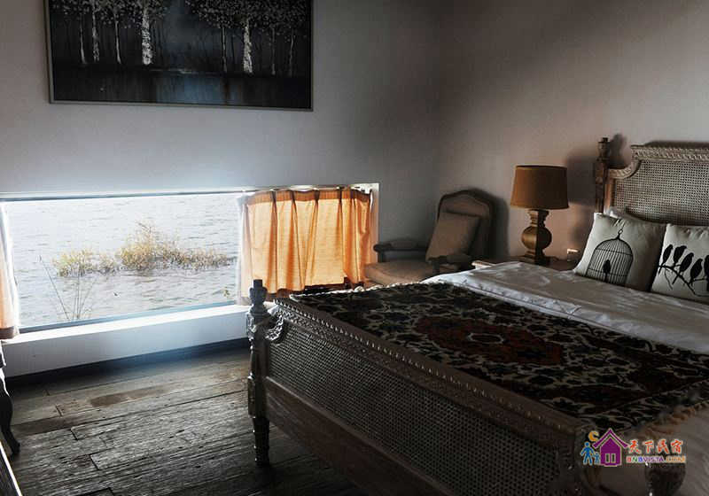 简约侧海景大床